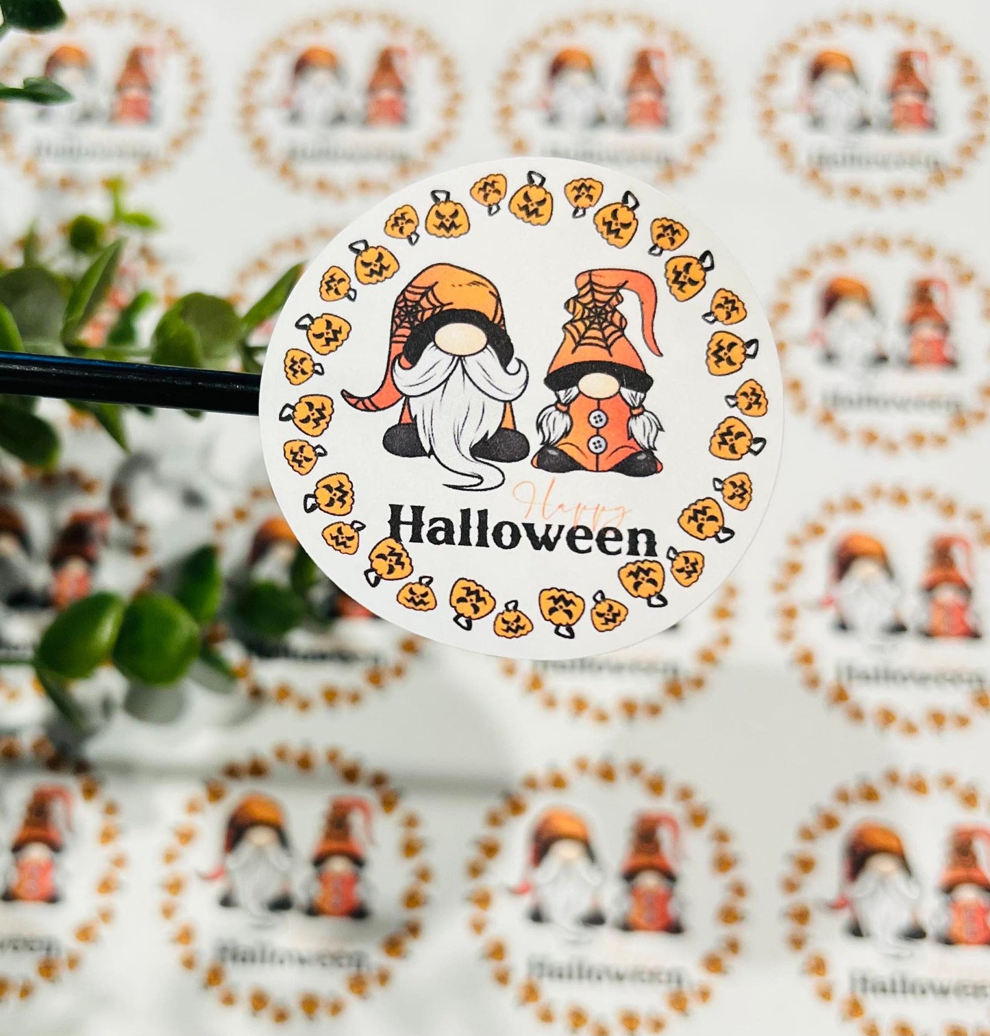 #412 happy halloween gnomes 2 inch circle