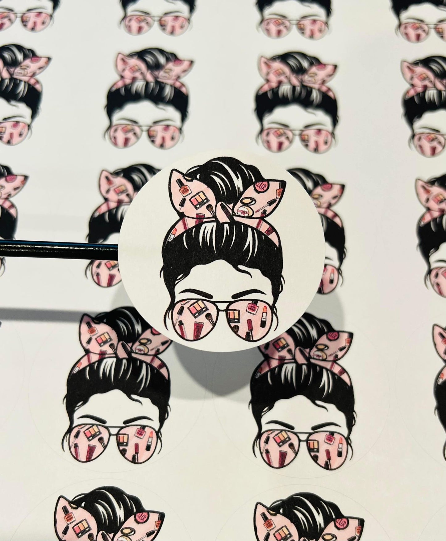 #520 Make up messy bun 2 inch round