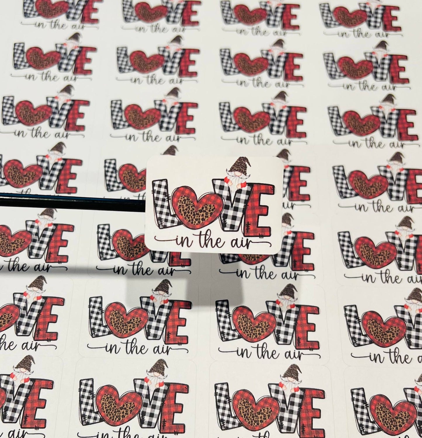 #548 Love is in the air gnome 1.75x1