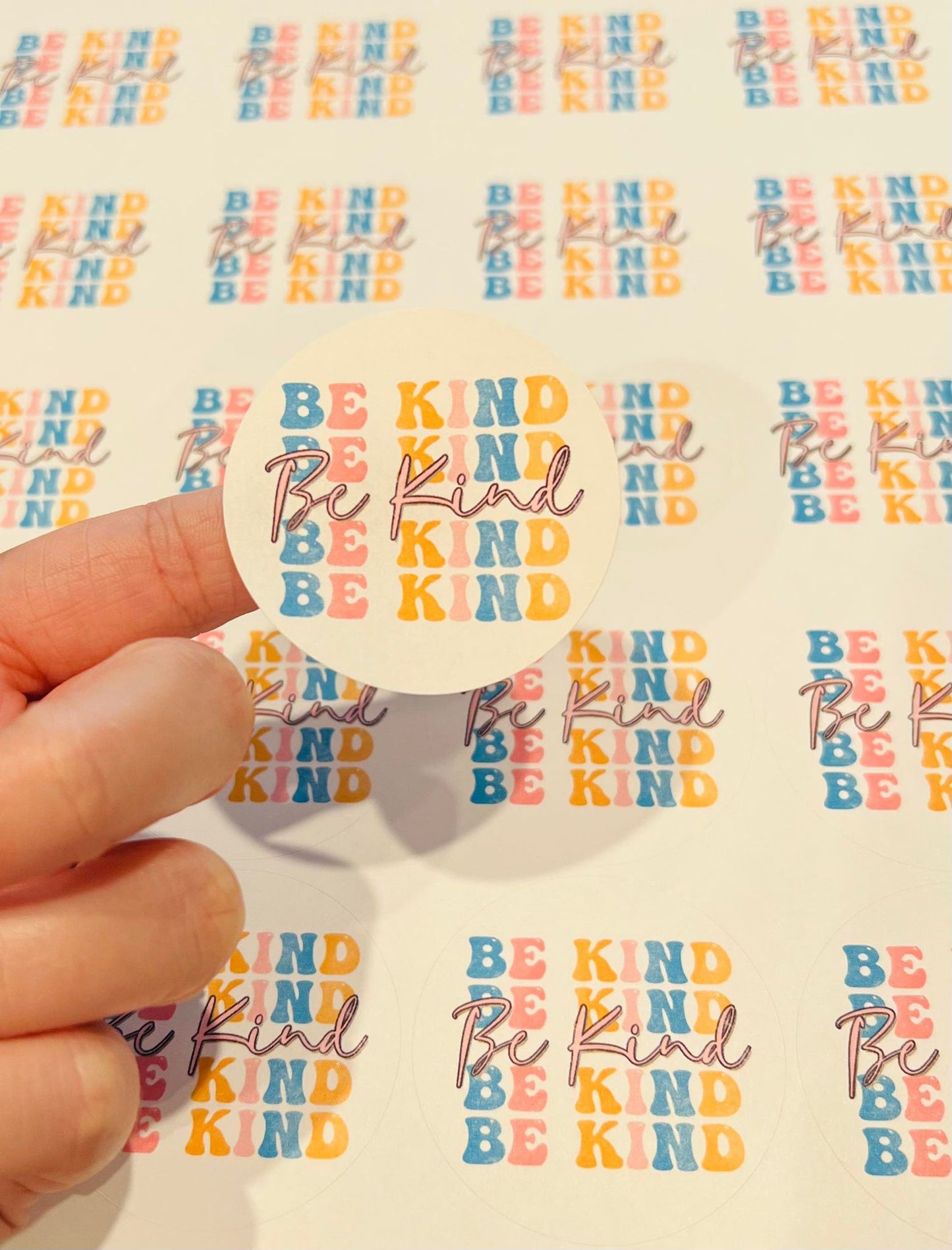 #76 be kind 2 inch circle