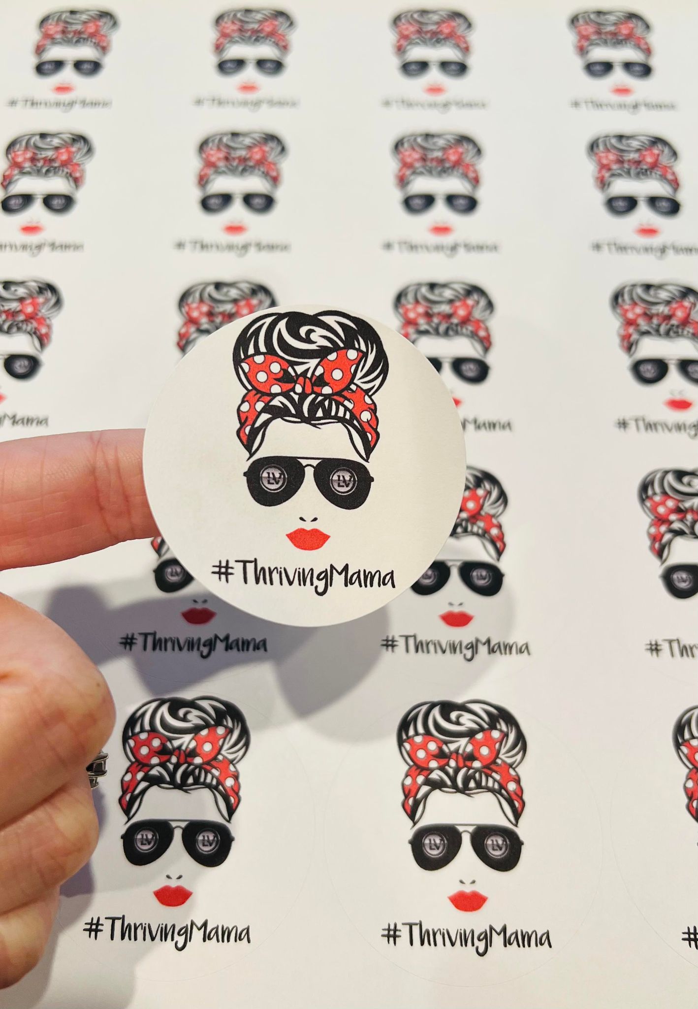 #92 Thriving Mama 2 inch circles